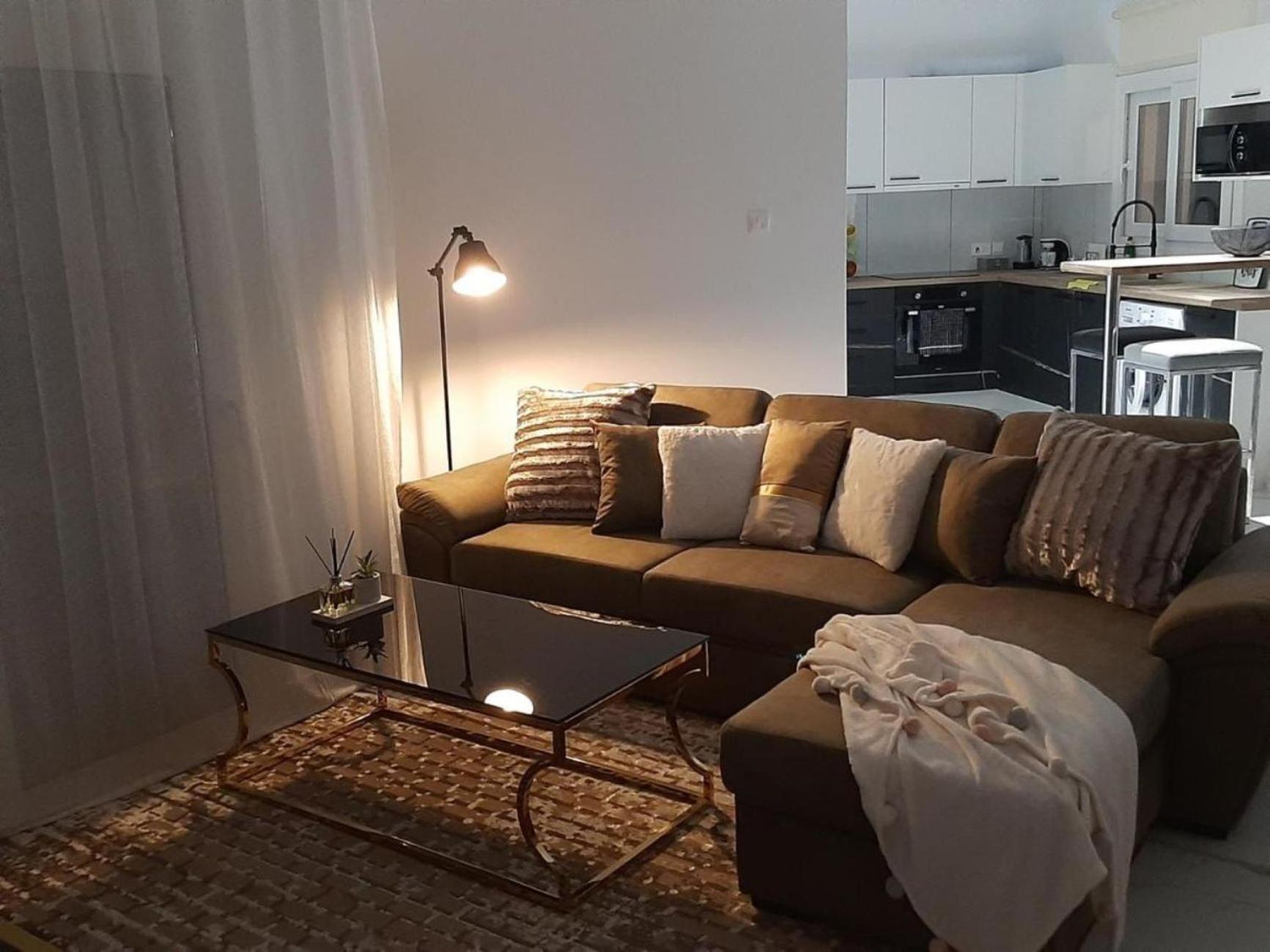 H&O Boulevard Breeze Apartment! Paphos Eksteriør billede